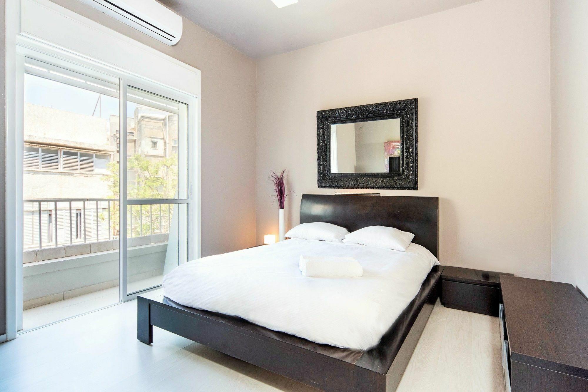 Stunning 2Bd W/ Private Balcony By Sea N' Rent Apartment Tel Aviv Exterior photo